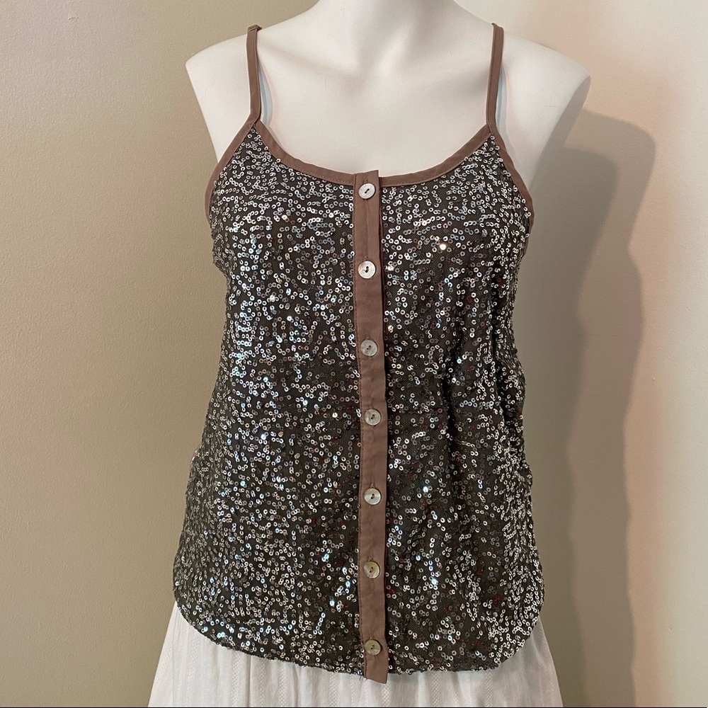 Daytrip: “Glitter” button up tank top